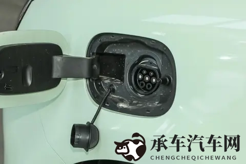 长安Lumin:2025款一共五款车型,哪一款更适合家用?-3