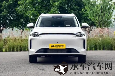 12万级插混SUV,六边形战士!230km纯电续航,超值!-3