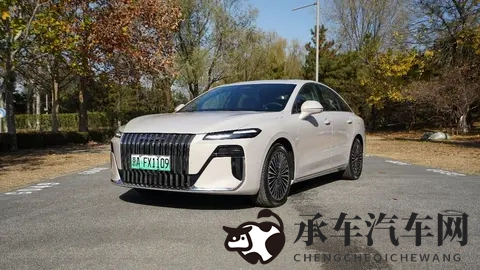 十万级家轿的“六边形战士”,荣威M7 DMH:豪车质感,通勤价格-3