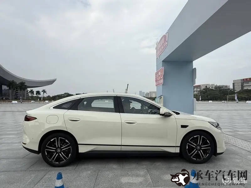 大地资源免费视频的背景故事|汽车品牌新策略：免费视频助你一臂之力-1