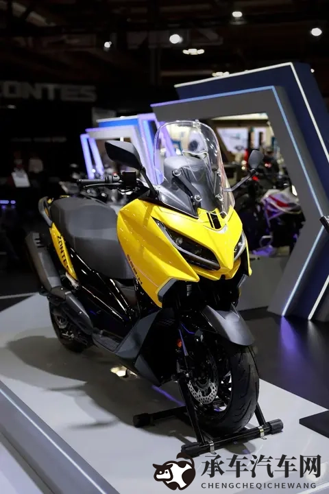 不如跳舞vs三个孩子漫画：舞蹈挑战与三孩漫画对决-2