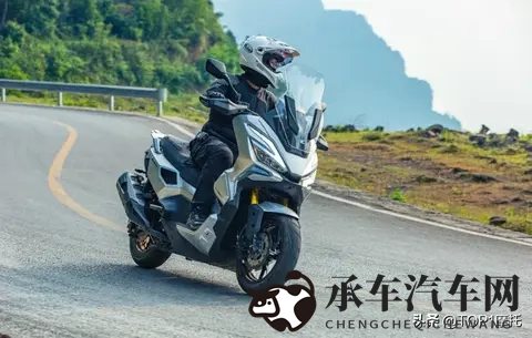 多边形战士丨光阳X350深度解读，中排量ADV踏板更具性价比之选-2