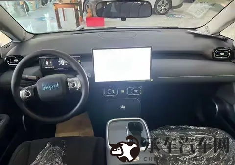 爆乳汗だく肉感レズビア伊藤春|伊藤春性感镜头引人沸腾，激情肉体演绎蕾丝情缘-2