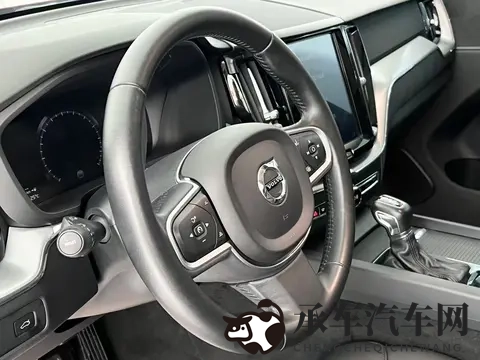 二手沃尔沃XC60：10万公里见证，红色战驹依旧风华正茂！-3