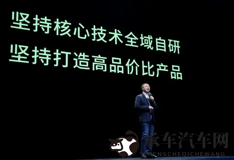 年轻人买车别乱买！这款中型SUV，月销过万，高配不贵-1