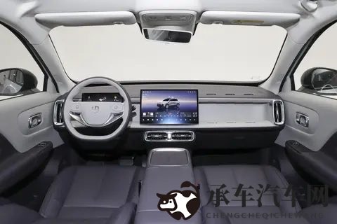 不到 10 万入手 “欧盟认证全球车”,零跑 B10 是福利还是陷阱?-1