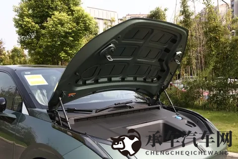 都市高光捕捉者:领克Z20,如何用科技与美学重新定义纯电出行-2