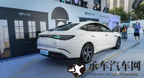 黄色软件3.3.0|汽车数据分析新篇章：企业竞争升级，行业创新驱动-2