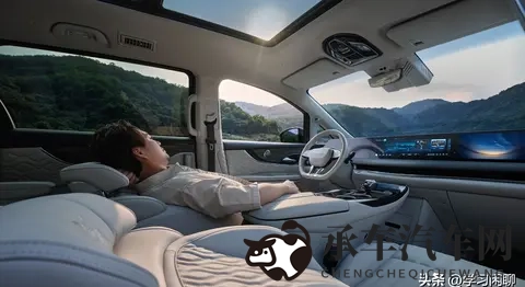 央企杀疯了！豪华MPV 1499万起，双侧电滑门 + 续航1300km-1