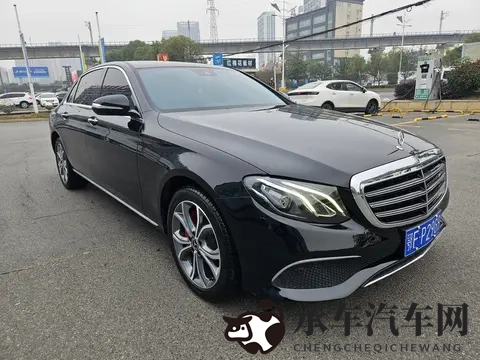 十年老友价!16万拿下准一手奔驰E300L,商务家用都体面-3