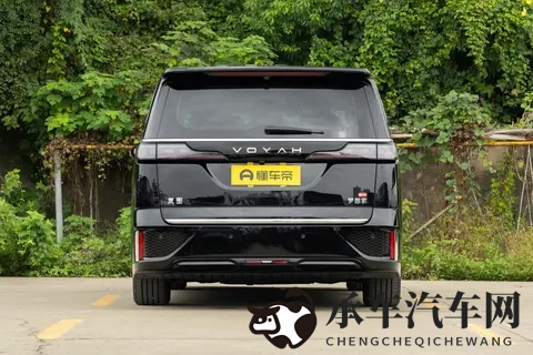 26款岚图梦想家：家庭商务都合适，18小时大定破万，魔力在哪？-1