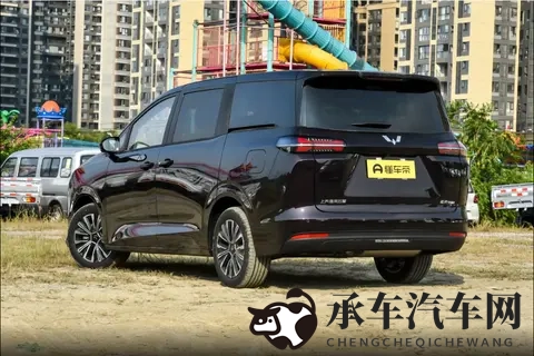 试驾体验五菱星光730 PHEV,综合续航1100km,空间大油耗低!-2