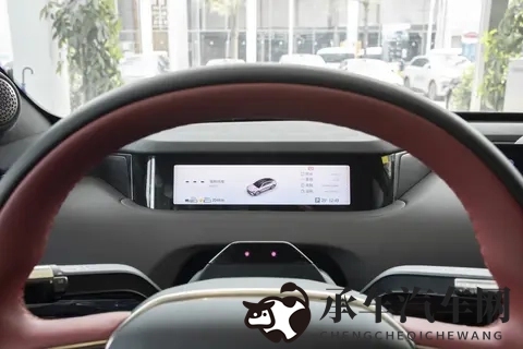 2025款星纪元ES增程版Pro高速辅助驾驶：家用与科技的巧妙融合-1