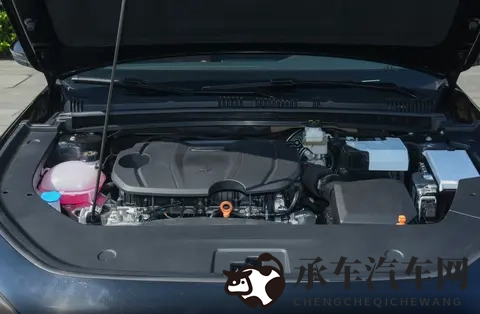 18岁以下禁看APP|汽车智能辅助助力青少年安全驾驶，家长课堂共筑成长防线-1