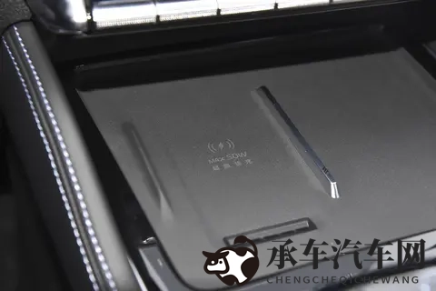 20T+8AT,还配256色氛围灯,吉利星瑞值得一看-1