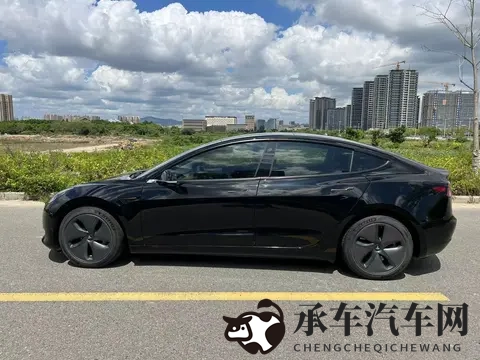 10万出头，圆你“特斯拉”梦——二手Model3-2
