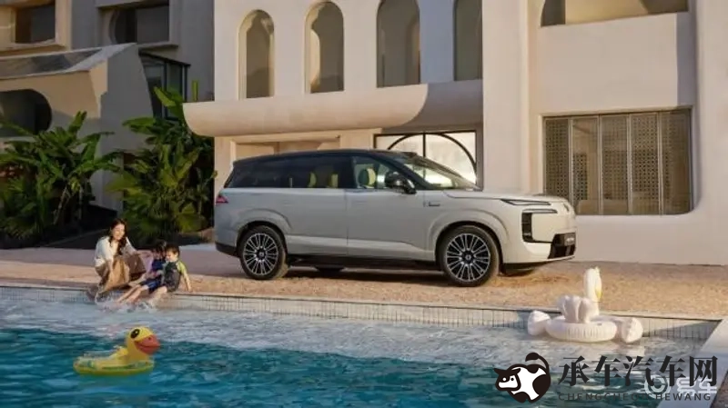 男生女生在一起猜猜猜轮滑鞋下载|轮滑鞋下载风潮席卷汽车界，创新营销模式引关注-1