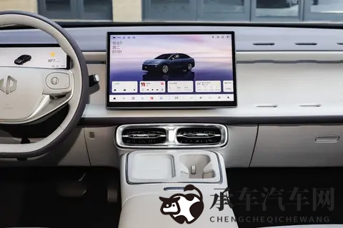 10万级纯电轿车四强探店:买谁还不清楚了吗?-1