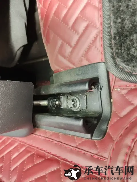 17万拿下绿色精灵，一手奔驰C260L运动版-3