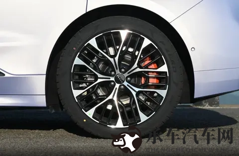 2698万起售,标配900V高压快充平台技术,这款中大型车怎样?-2