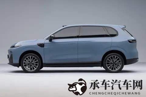 不到 10 万入手 “欧盟认证全球车”,零跑 B10 是福利还是陷阱?-2