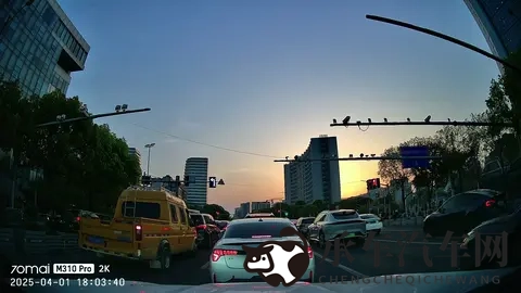 不漏录+小巧安装！2025年高性价比记录仪盘点，新车必备不踩坑-1