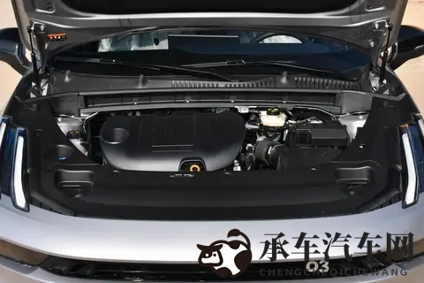 试完这台领克03，我才发现，原来国产车也能兼顾家用与驾驶乐趣-2