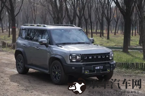 方盒子运动会“硬碰硬” 深蓝G318和捷途山海T2如何选?-3