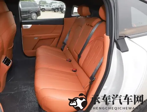 有激光雷达和市区领航 智能化全面提升 东风奕派eπ007+实力出众-3