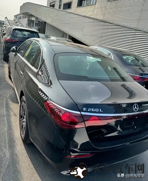 观察一下周围，你会发现，豪车车主们似乎更倾向于选择高配车型。-1