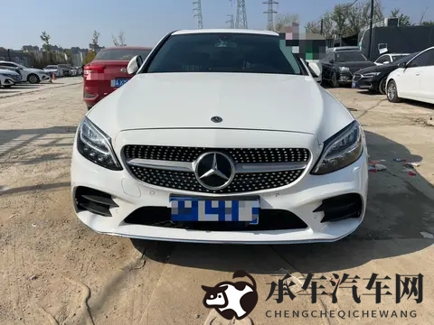 10万拿下白色奔驰C级，2019年一手车，代步通勤不二之选！-1