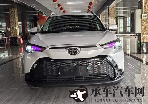 丰田真的“一降到底”！跌至868万起，入门配7气囊，性价比真高-1