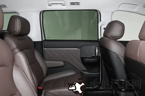 真 7 座不挤 + 双独悬！五菱星光 730 三动力适配全家出行-3