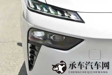 抢先试驾东风奕派eπ007+，抢先体验智美超能轿跑的魅力-1