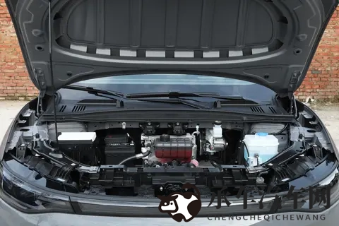 年轻人的潮流宣言:零跑Lafa5,重新定义10万级座驾-3