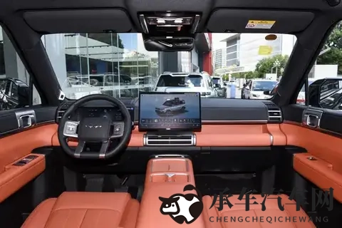 方程豹钛7实车体验:大五座布局,空间宽敞舒适,适合家用-1