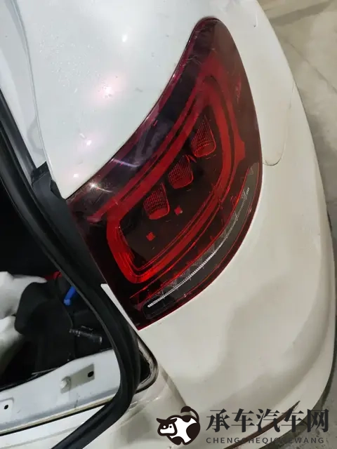 23万多拿下白色奔驰GLC，2021年上牌，豪华SUV代步之选？-2