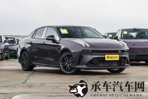 运动风格与家用属性兼得，试驾体验领克03，看看它是否适合你-1