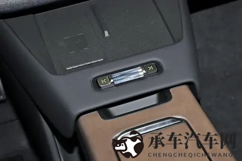 沃尔沃XC70：外观大气，配置齐全，适合家庭用车！-3