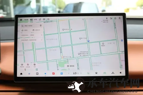 零跑C10激光雷达版:中型SUV标杆表现，装下全家的幸福感-1