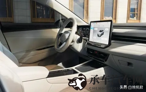 朗逸Pro杀回家轿战场，低价燃油车也有智能，想卷死同行？-2