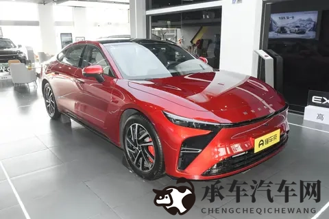 雪豹四驱+云台底盘,超能智享美学轿跑2025款星纪元ES,1528万起-1