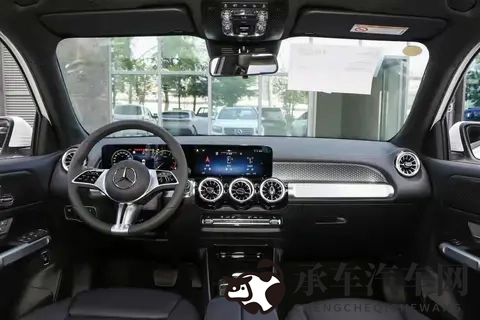 奔驰GLB 200 vs 220怎么选？空间、动力、配置全拆解 闭眼对号入座！-3