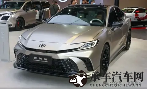 126万的凯美瑞：从”进口贵族”到”平民选择”，这波降价值不值-1