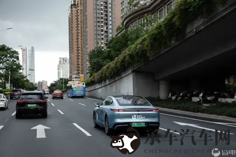 软件app下载3.0.3免费oppo版大全装扮|个性化座驾轻松打造，OPPO版汽车装饰神器免费来袭-1