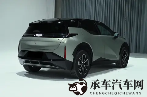 王者女性的全身无小爱心壁纸：女性专属汽车设计，潮流魅力征服眼球-2