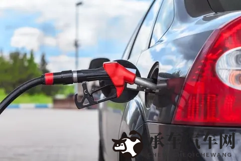 怎么判断汽车油耗大不大?记住这个金标准,及时检查车辆!-1