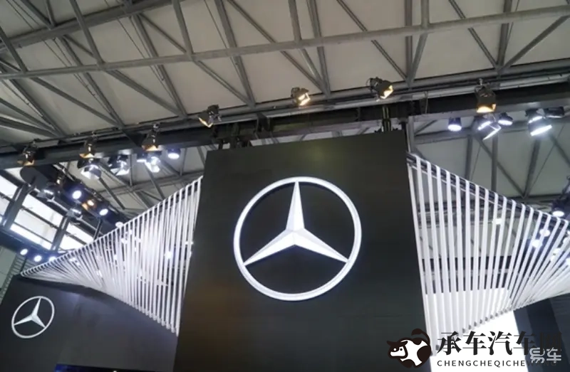 奔驰 GLB 新内饰被喷 “廉价，网友怒怼 被国产带偏-1