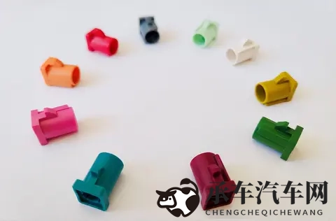 FAKRA 连接器的“颜色密码”，功能差异居然这么大！-1