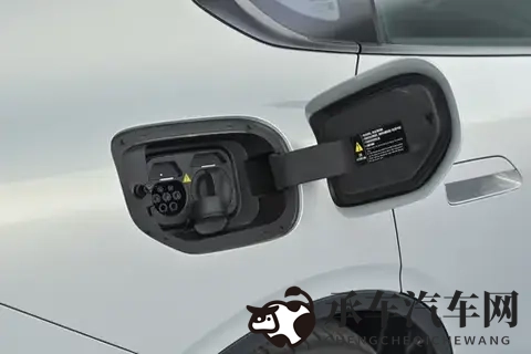 深蓝L06:让年轻人的电车梦照进现实-3